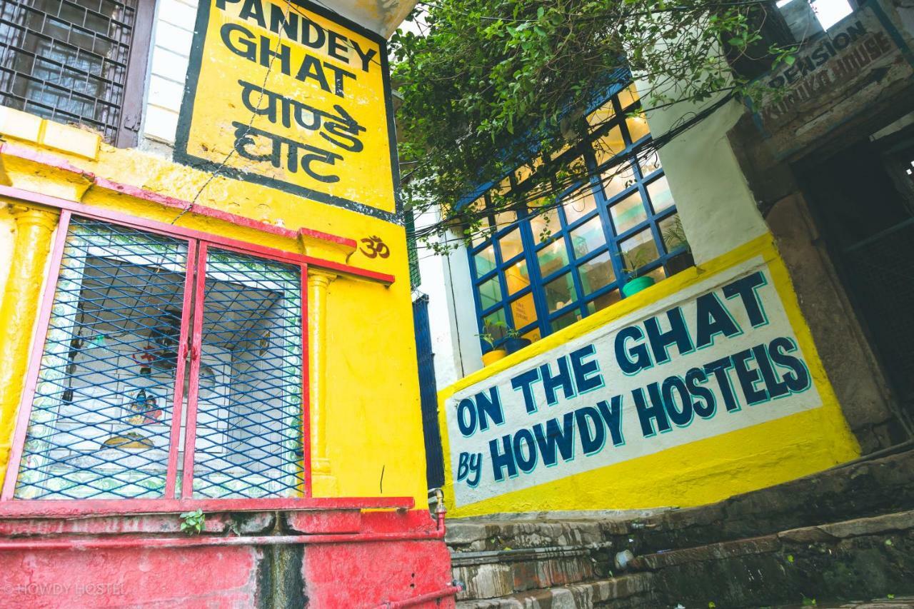 On The Ghat By Howdy Hostels Benares Buitenkant foto